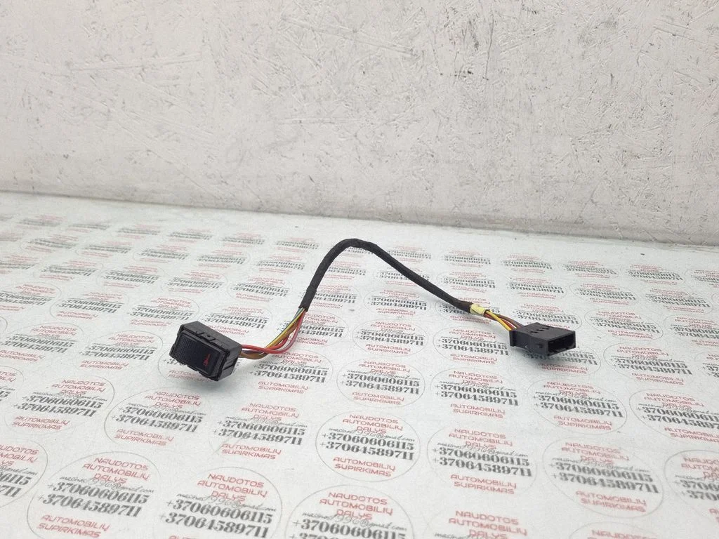 Central locking switch button – Audi A3 S3 8L (1996-2003)