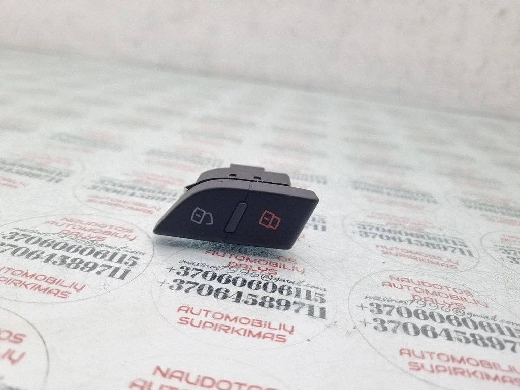 Central locking switch button – Audi A8 S8 D3 4E (2002-2009)