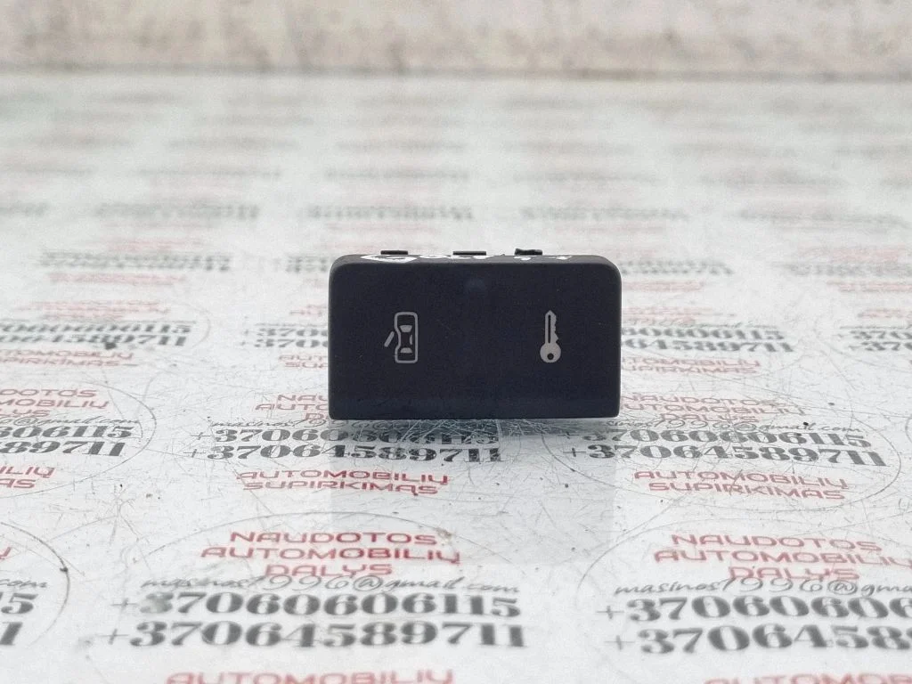 Central locking switch button – Volkswagen Golf Plus (2005-2013)