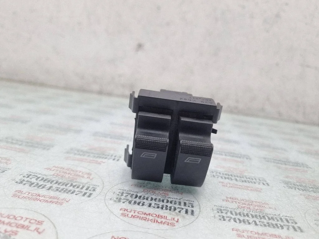 Elektrisko logu slēdzis 8L0959851