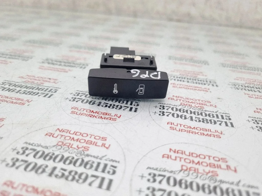 Central locking switch button – Volkswagen Touareg I (2002-2010)