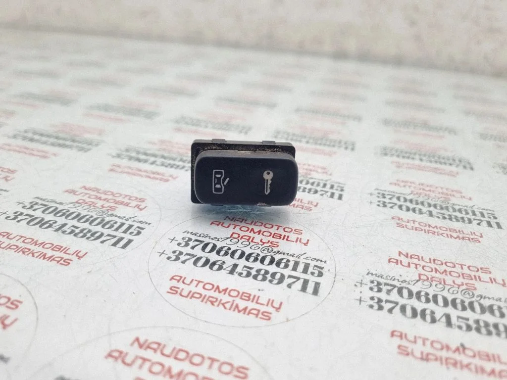 Central locking switch button – Skoda Octavia Mk2 (1Z) (2004-2013)
