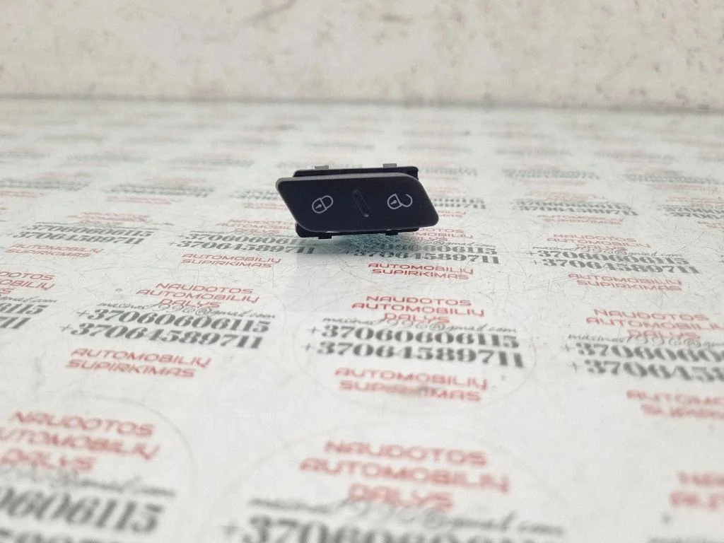 Central locking switch button – Volkswagen Passat CC (2008-2016)