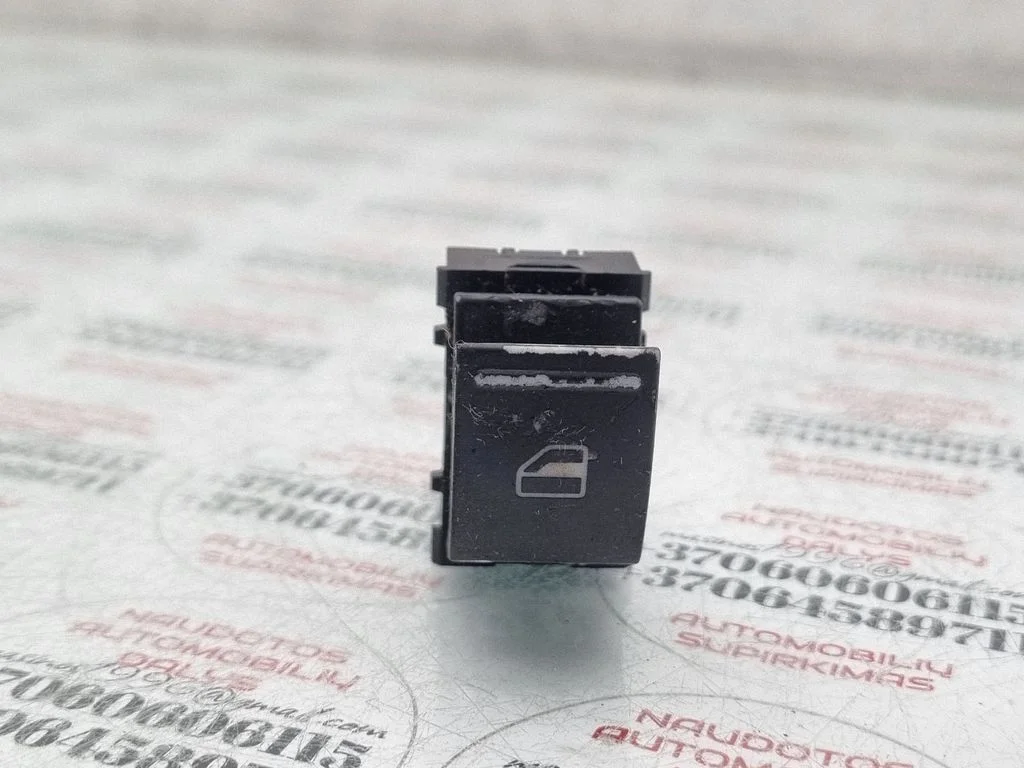 Elektrisko logu slēdzis 1F0959855