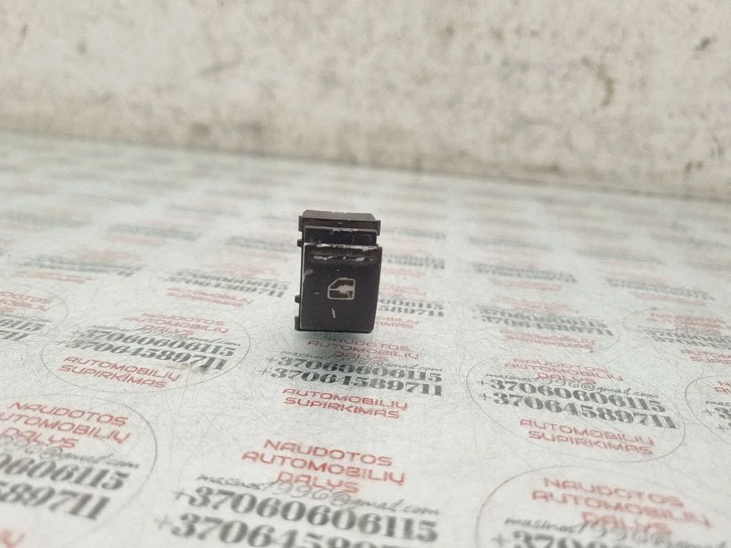 Elektrisko logu slēdzis 1F0959855