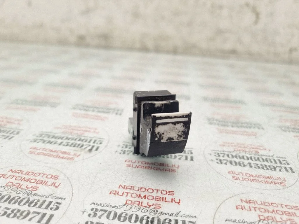 Elektrisko logu slēdzis 1F0959855