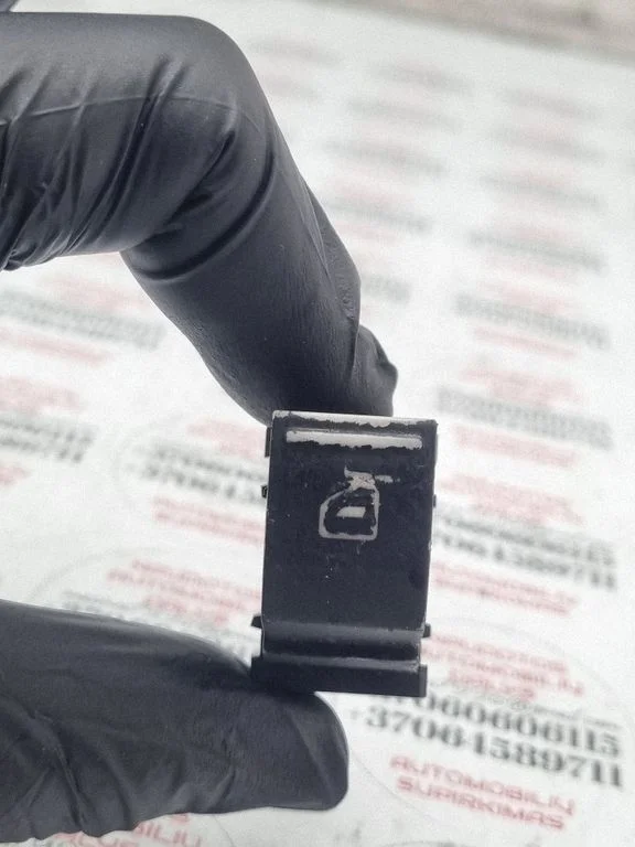 Elektrisko logu slēdzis 1F0959855