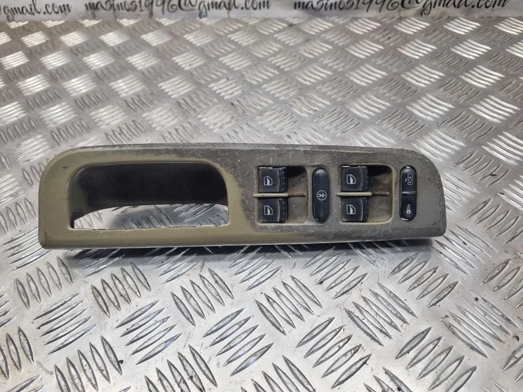 Elektrisko logu slēdzis 1J4959857