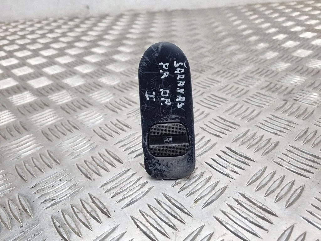 Electric window control switch – Volkswagen Sharan (1996-2000)