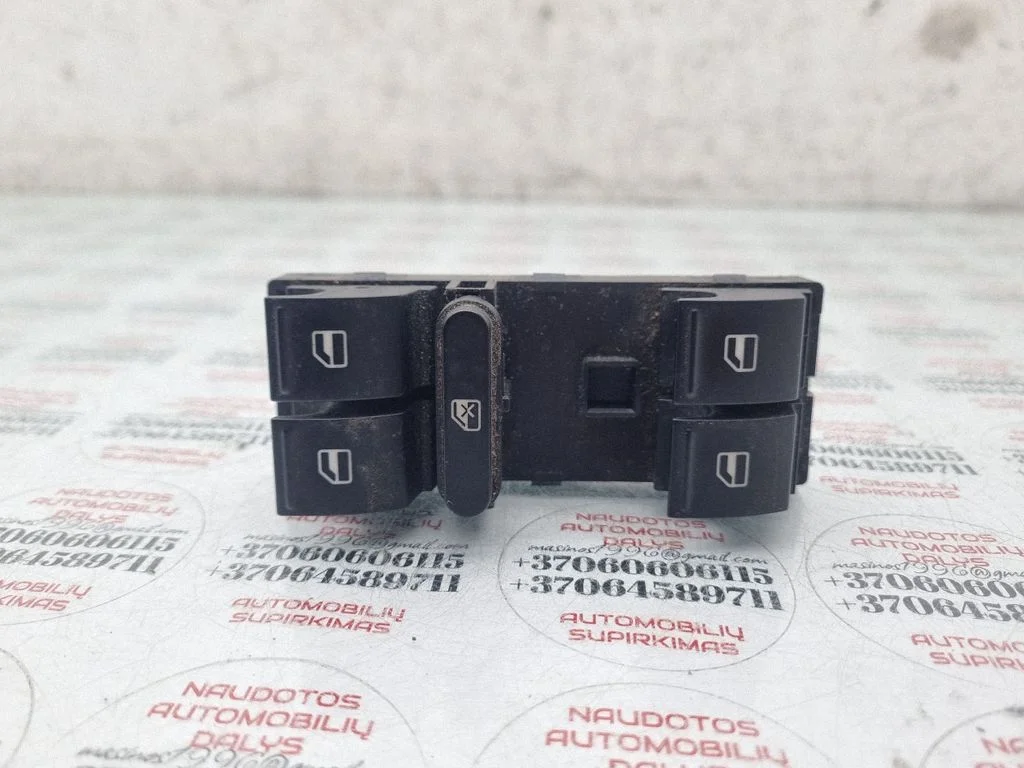 Elektrisko logu slēdzis 1K4959857B