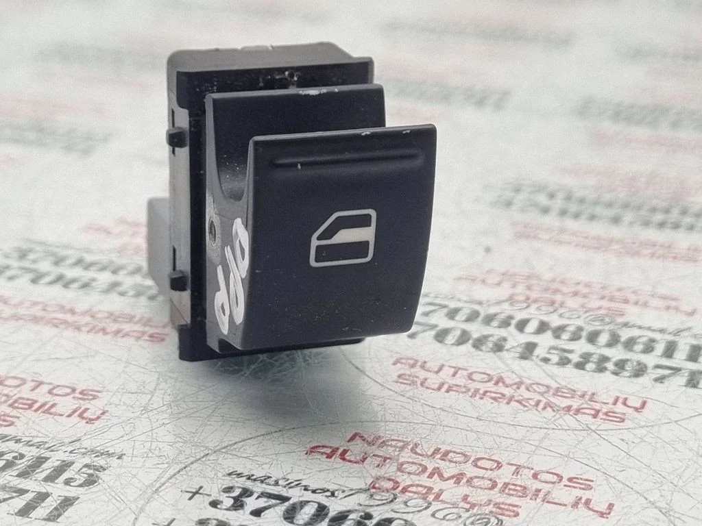 Elektrisko logu slēdzis 7L6959855B