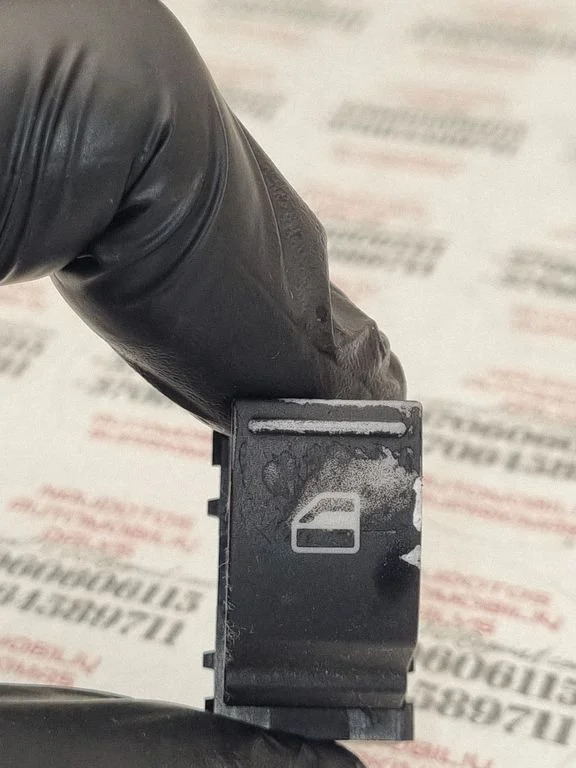 Elektriaknate lüliti 1F0959855