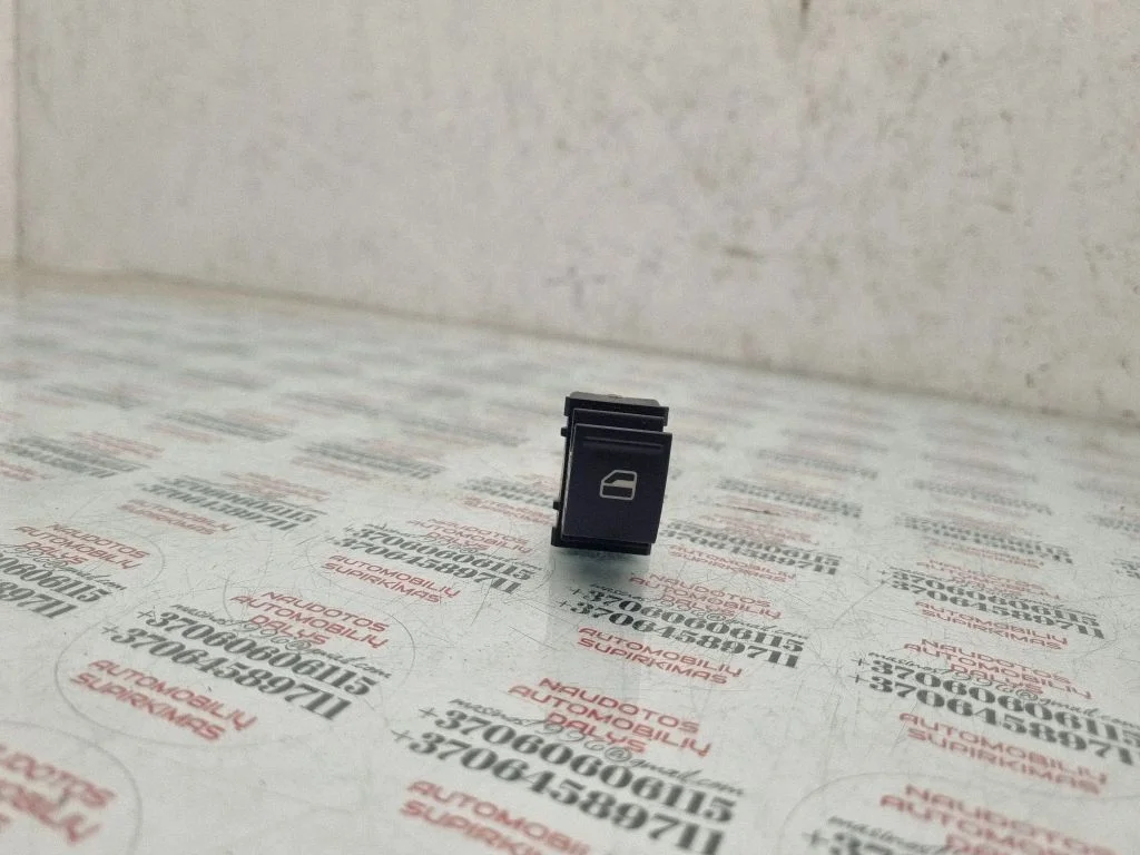 Electric window control switch – Volkswagen Passat CC (2008-2016)