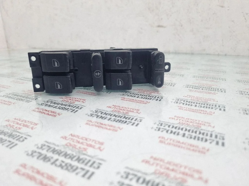 Elektrisko logu slēdzis 1J4959857