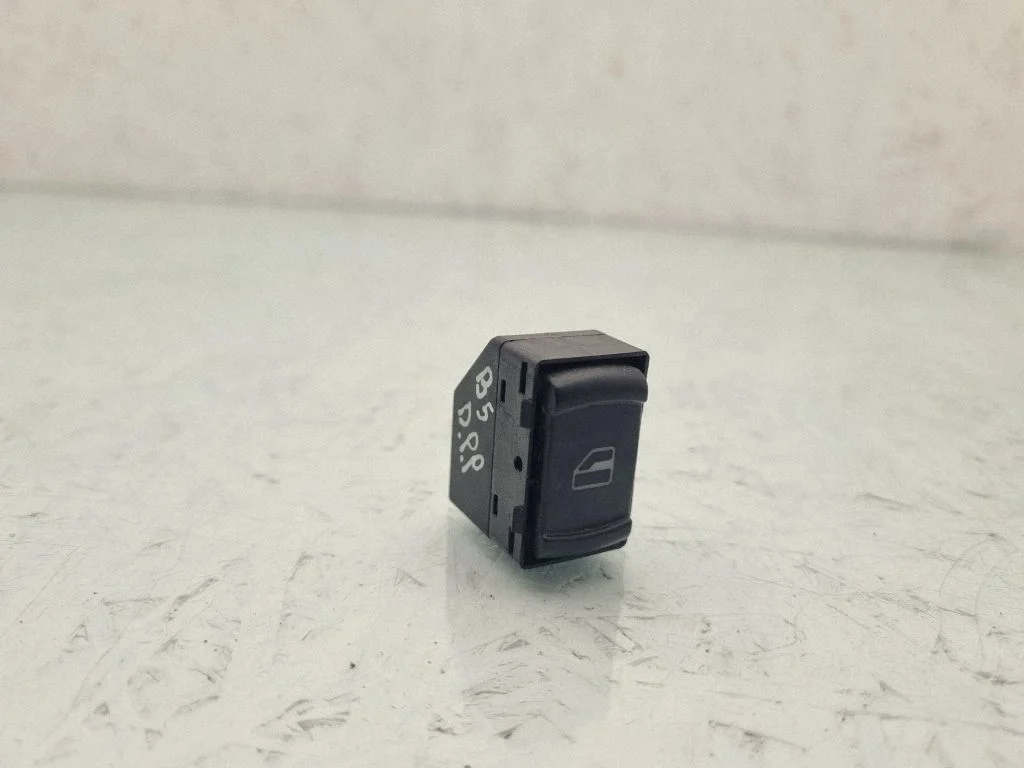 Electric window control switch – Volkswagen Passat B5 (1997-2000)