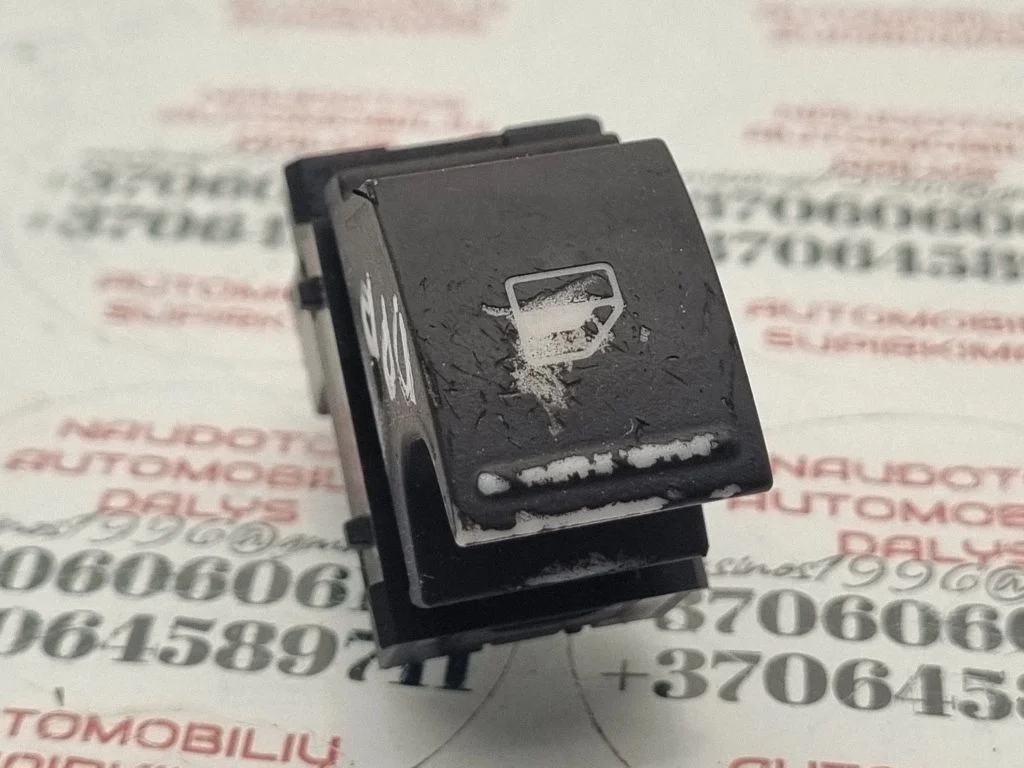 Electric window control switch – Volkswagen Touareg I (2002-2010)