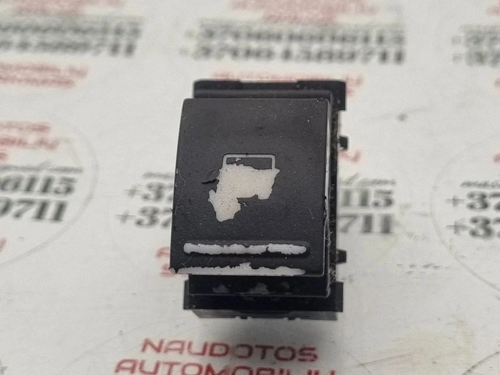 Electric window control switch – Volkswagen Touareg I (2002-2010)