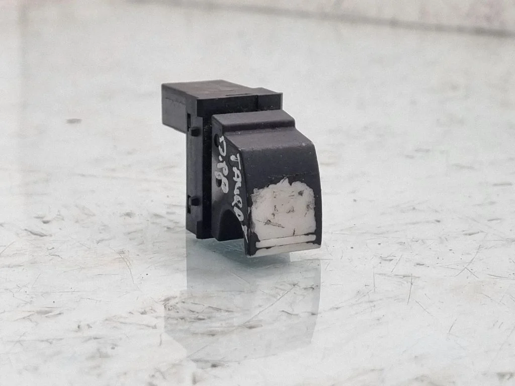 Electric window control switch – Volkswagen Touran I (2003-2010)
