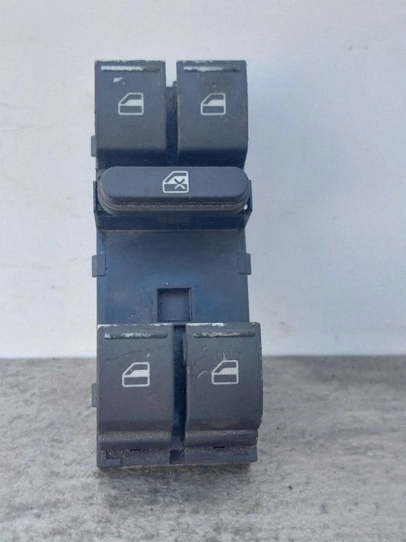 Elektrisko logu slēdzis 1K4959857