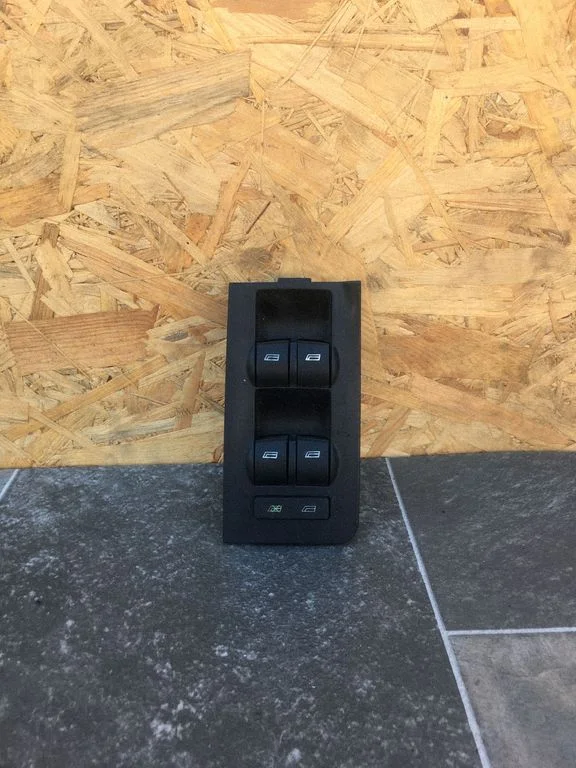Electric window control switch – Audi A6 S6 C5 4B (1997-2005)