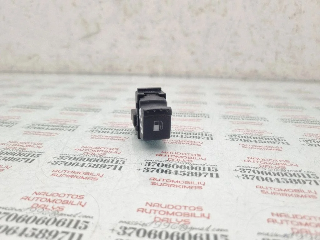 Fuel tank opening switch – Volkswagen Passat B5.5 (2001-2005)