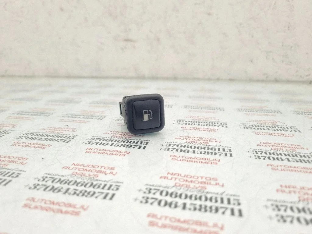 Fuel tank opening switch – Volkswagen Golf IV (1998-2005)