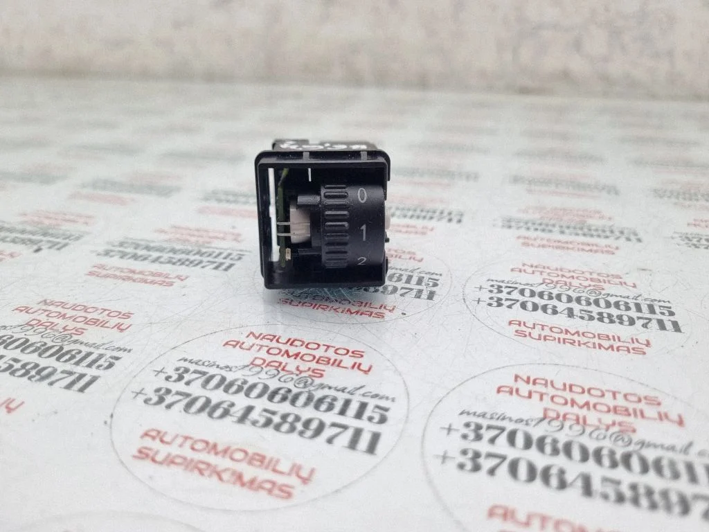 Sēdekļu apsildes slēdzis 3C0963563A