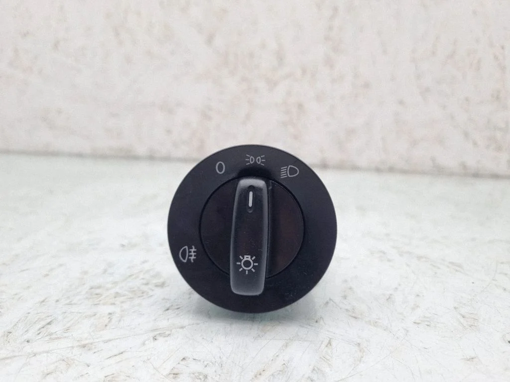 Light switch – Volkswagen Passat B6 (2005-2010)