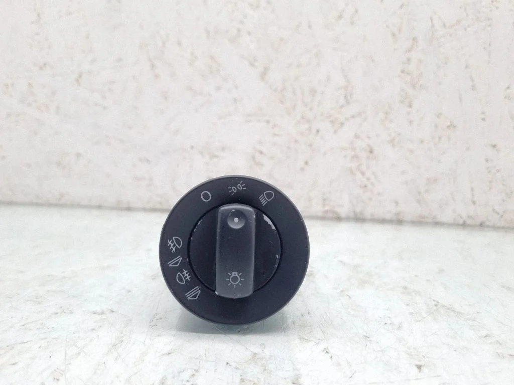 Light switch 8E0941531C