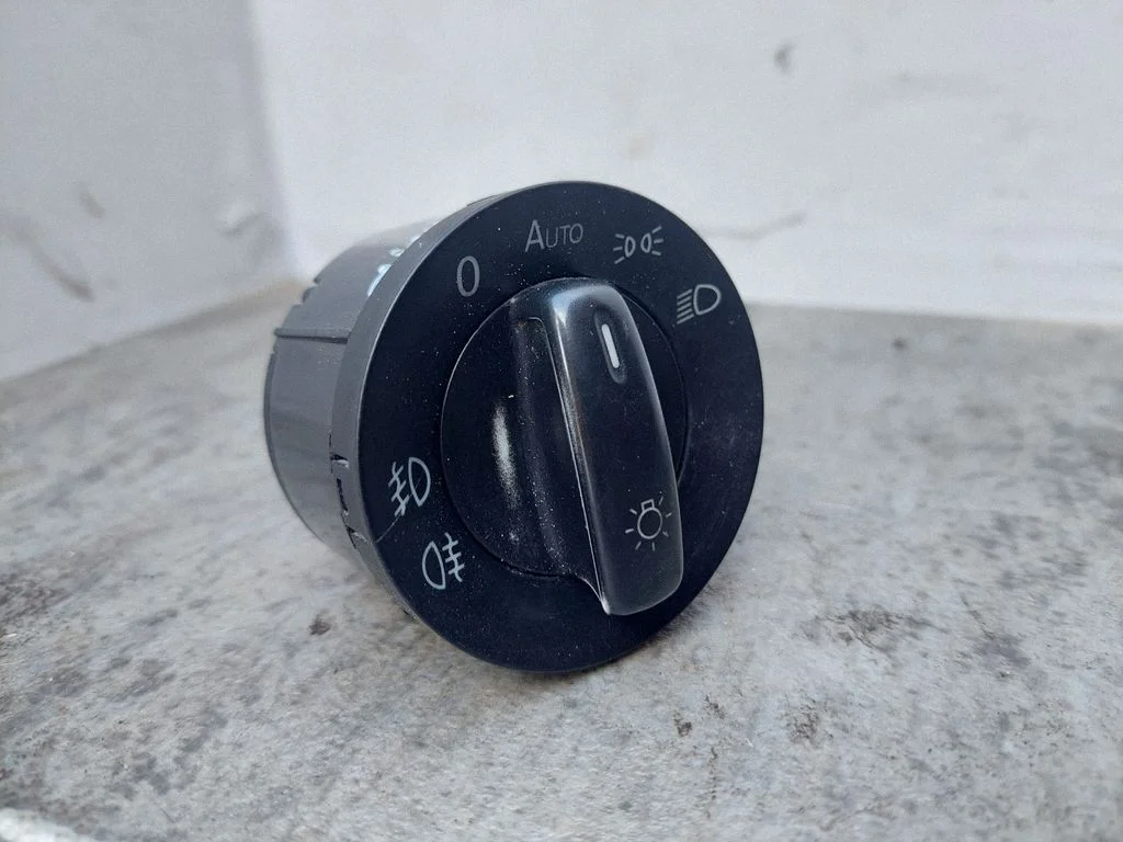 Light switch – Volkswagen Touran I (2003-2010)