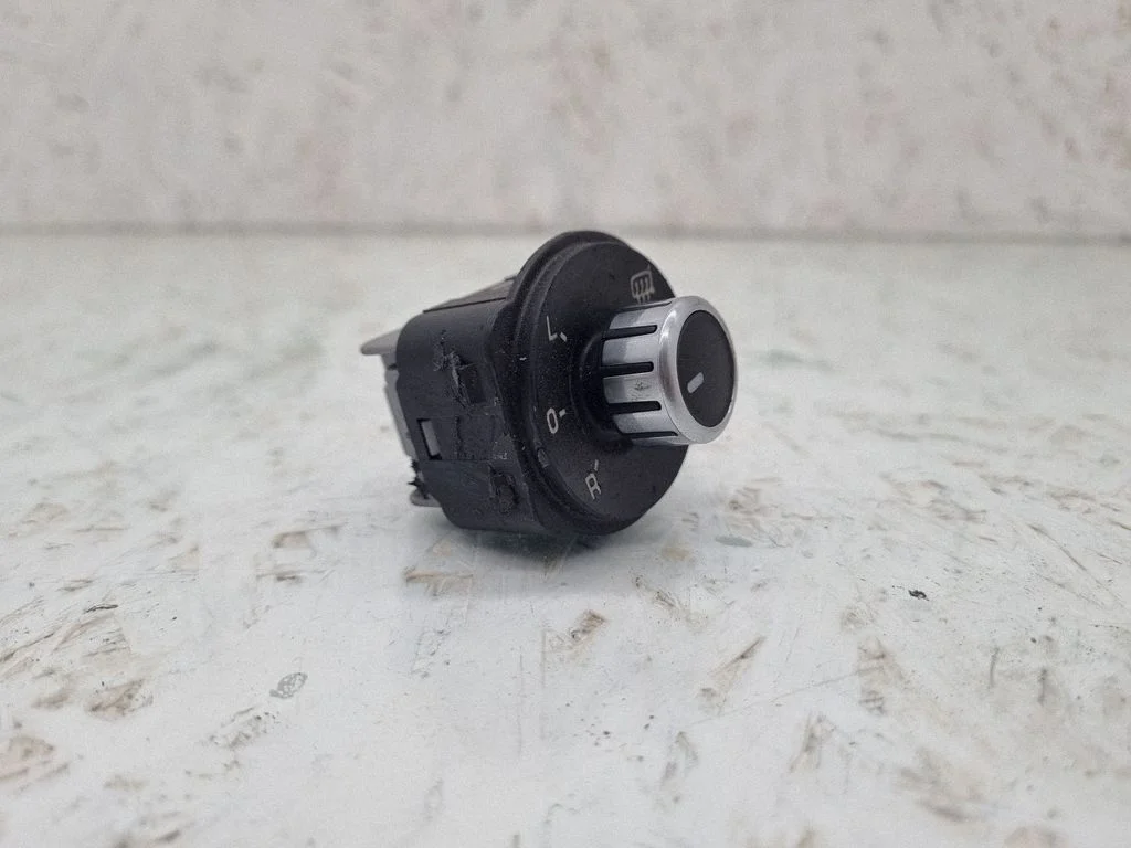 Wing mirror switch – Skoda Octavia Mk2 (1Z) (2004-2013)