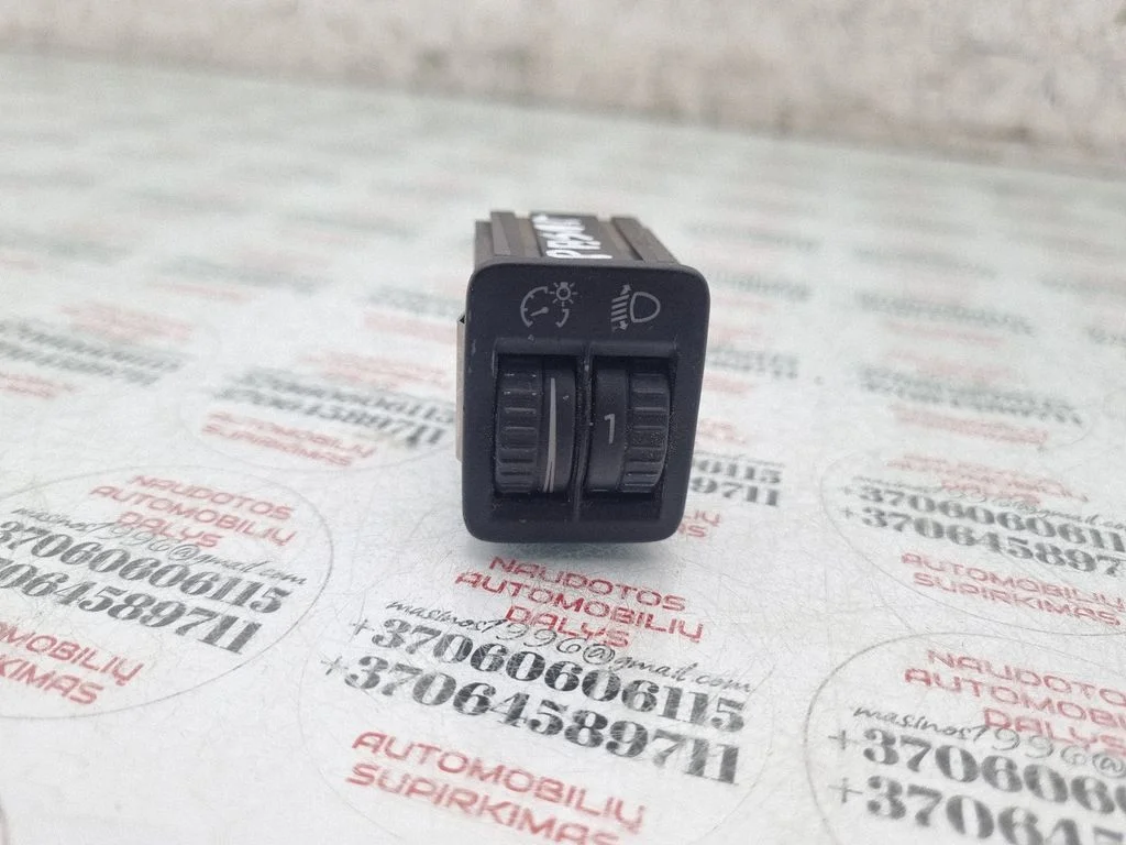 Lukturu augstuma regulēšanas slēdzis 3C0941333