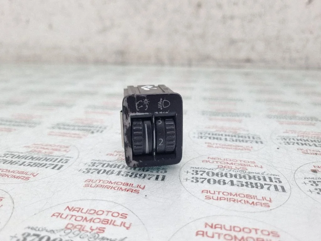 Lukturu augstuma regulēšanas slēdzis 3C0941333