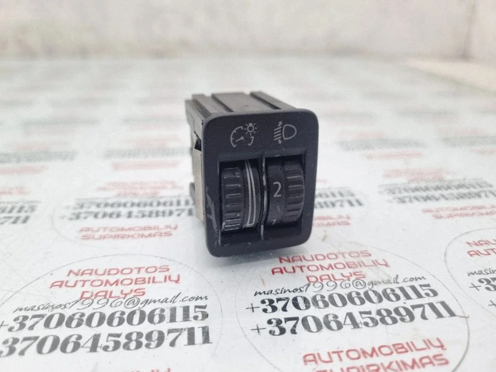 Headlight level height control switch – Volkswagen Passat B6 (2005-2010)