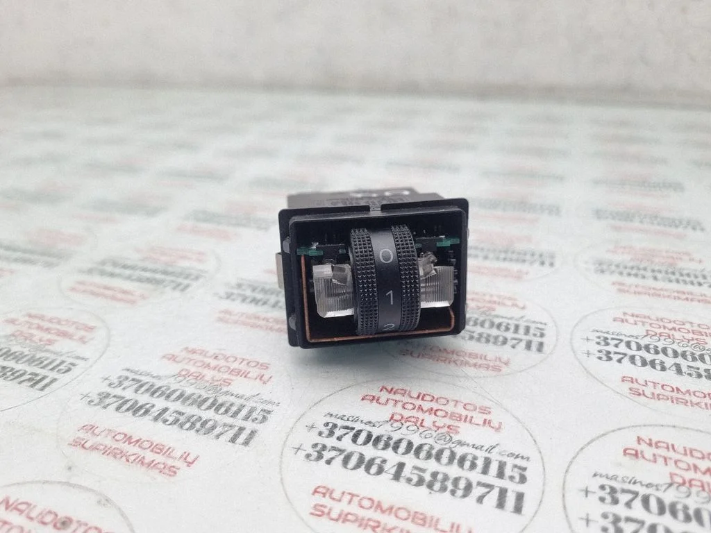 Headlight level height control switch – Audi A8 S8 D3 4E (2002-2009)