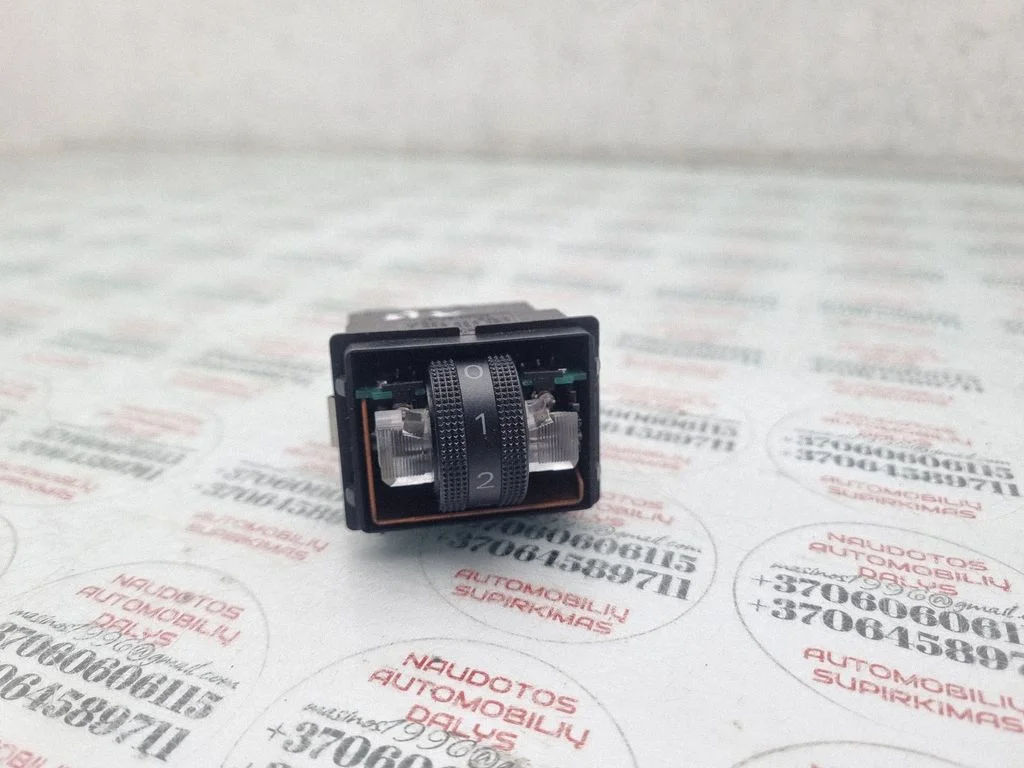 Headlight level height control switch – Audi A8 S8 D3 4E (2002-2009)