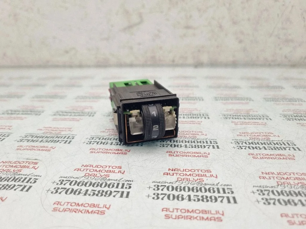 Headlight level height control switch – Audi A6 S6 C5 4B (1997-2005)