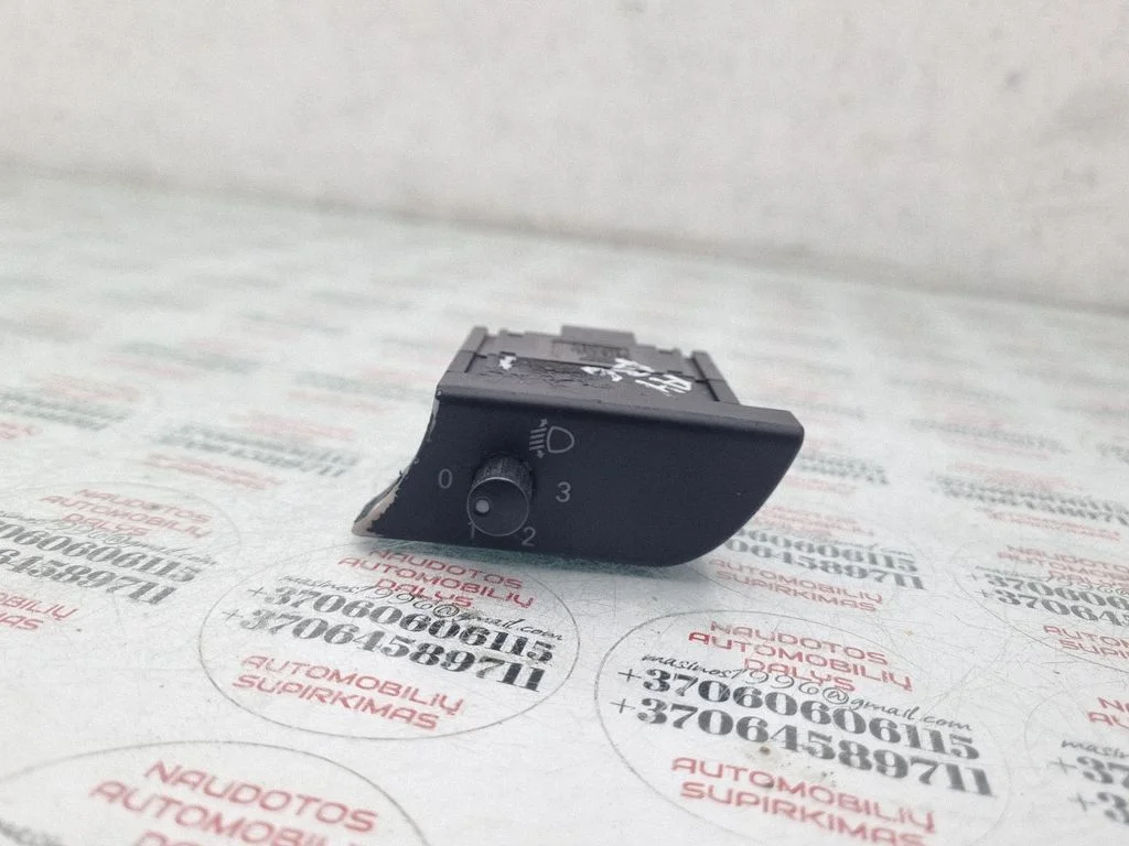Headlight level height control switch – Audi A4 S4 B6 8E 8H (2001-2005)