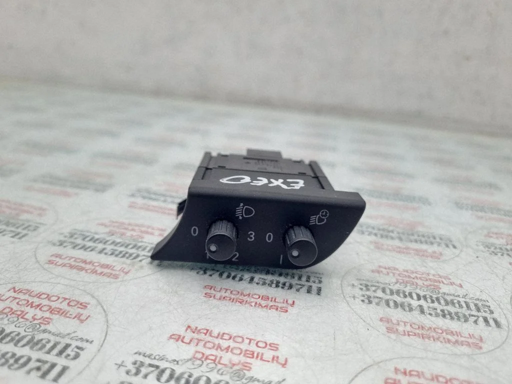 Headlight level height control switch – Seat Exeo (3R) (2008-2013)
