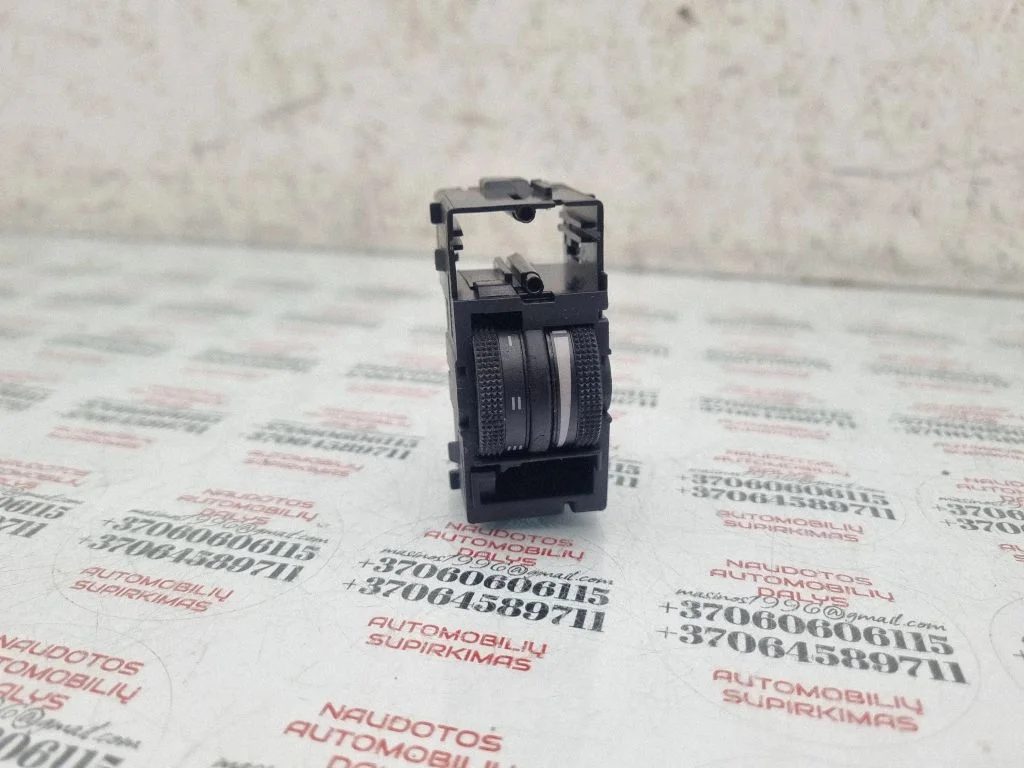 Headlight level height control switch – Audi A3 S3 8P (2003-2012)