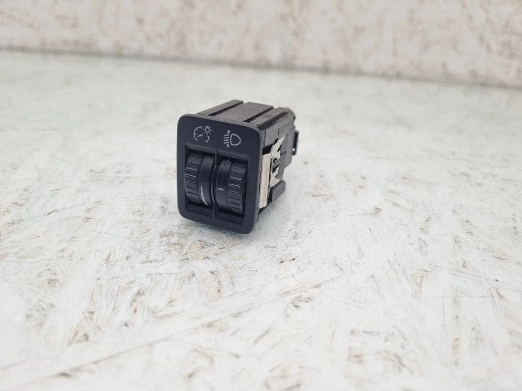 Headlight level height control switch – Volkswagen Passat B6 (2005-2010)