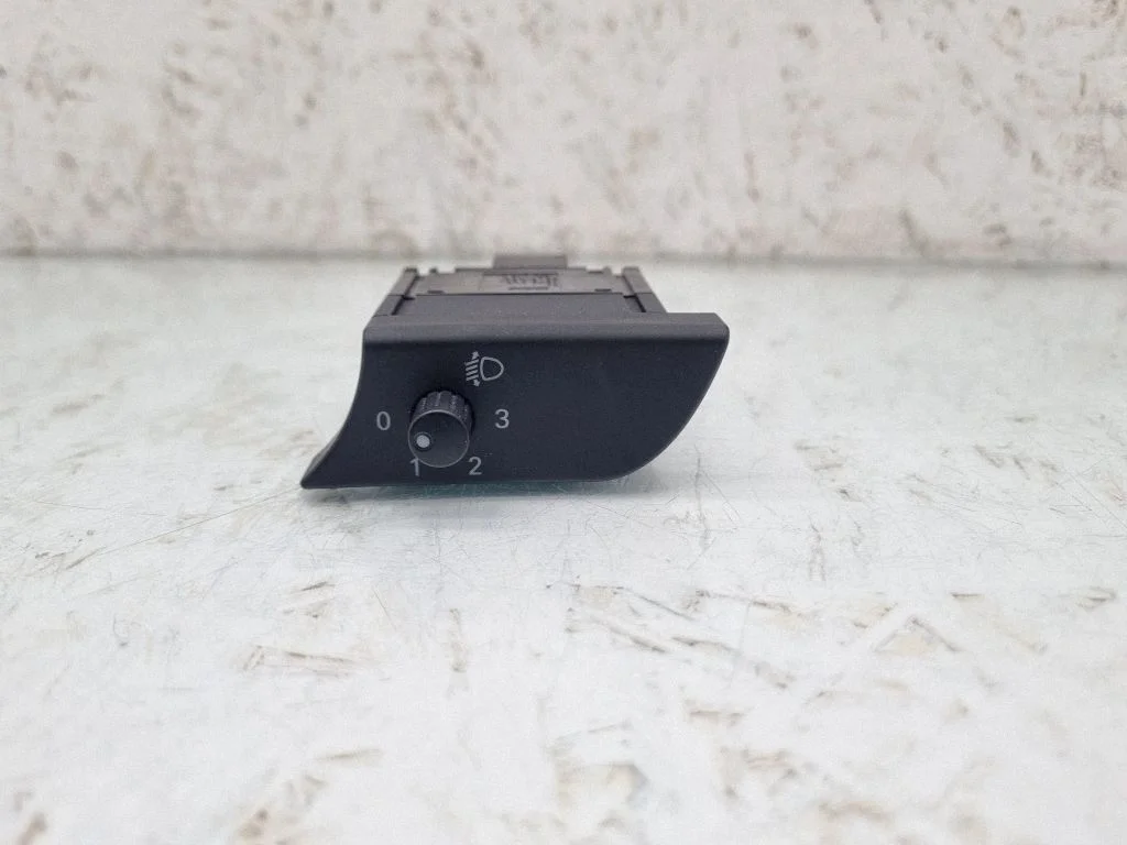 Headlight level height control switch – Audi A4 S4 B7 8E 8H (2005-2008)
