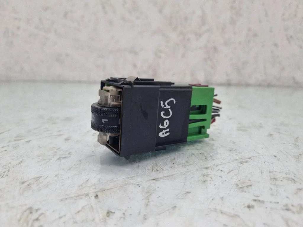 Headlight level height control switch – Audi A6 Allroad C5 (1999-2005)