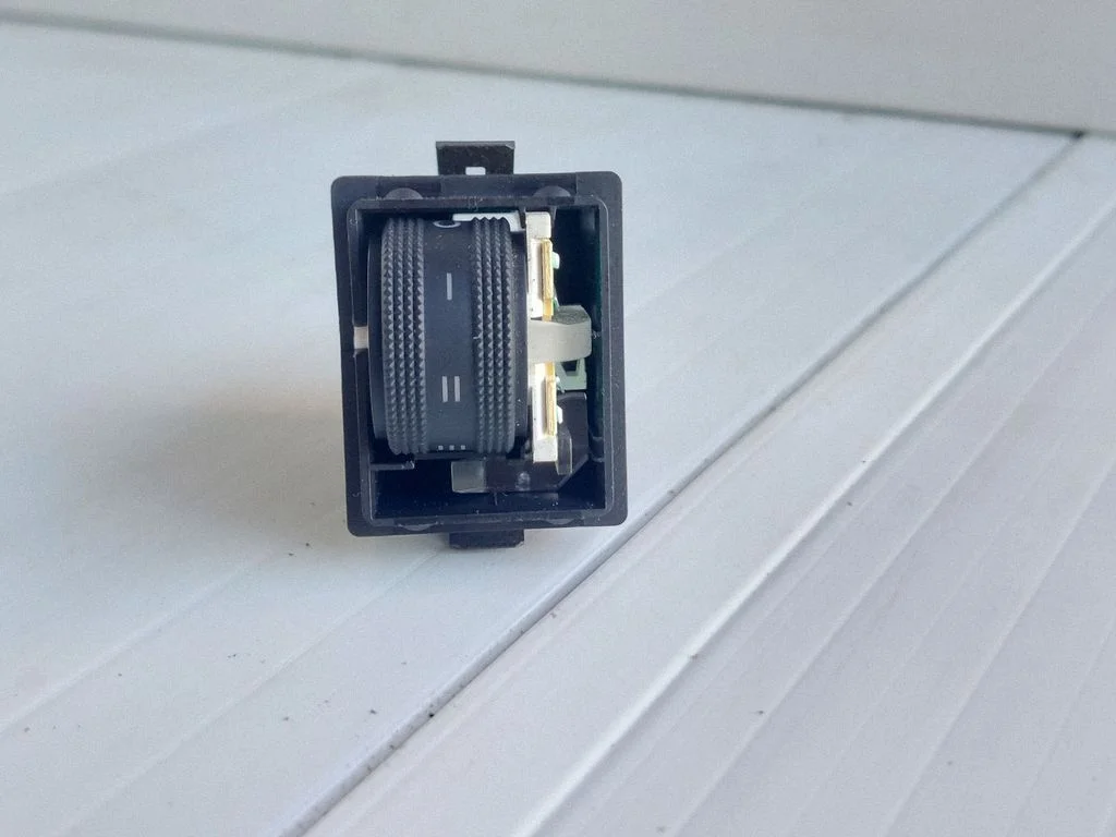 Headlight level height control switch – Audi A6 Allroad C6 (2006-2011)