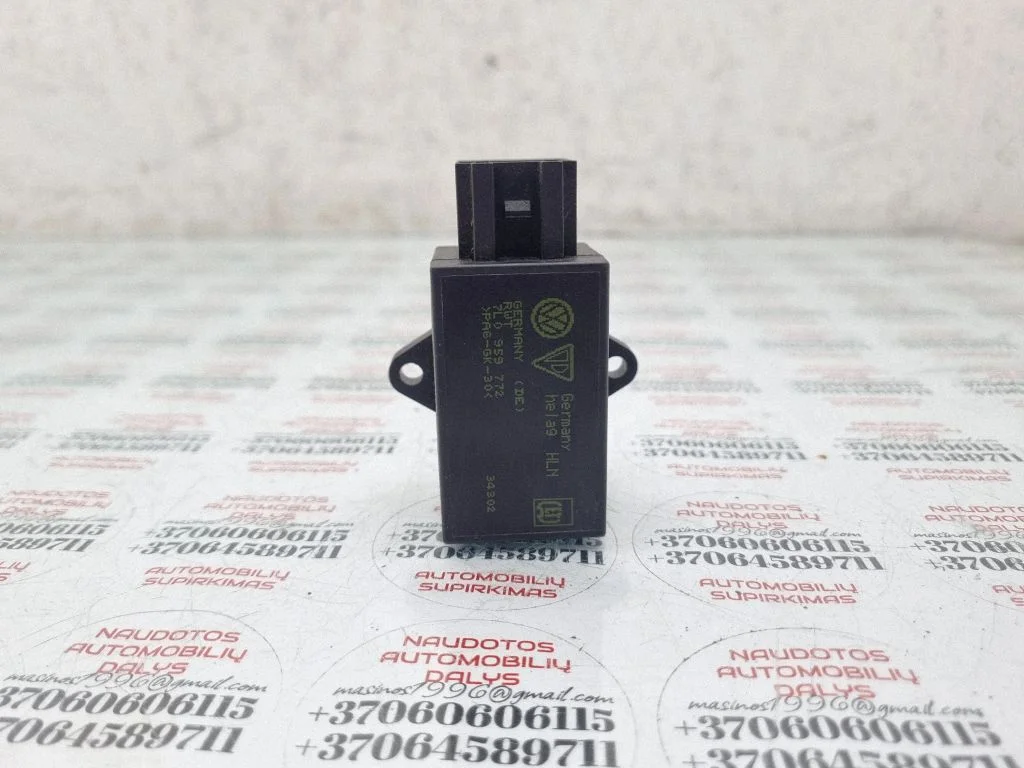 Seat heating relay – Volkswagen Touareg I (2002-2010)
