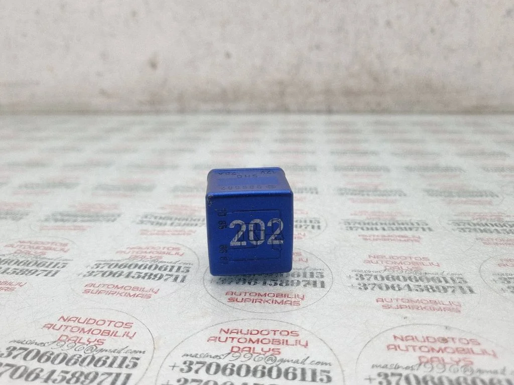 Kvēlsveču priekšuzsildes relejs 8A0951253