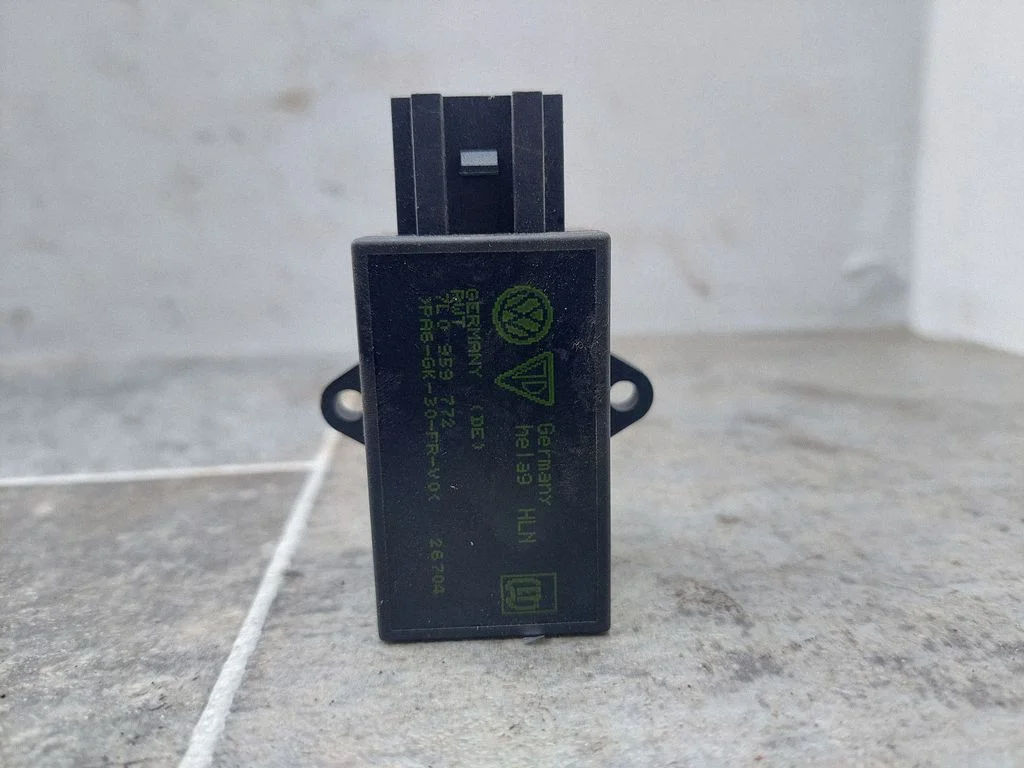 Seat heating relay – Volkswagen Touran I (2003-2010)
