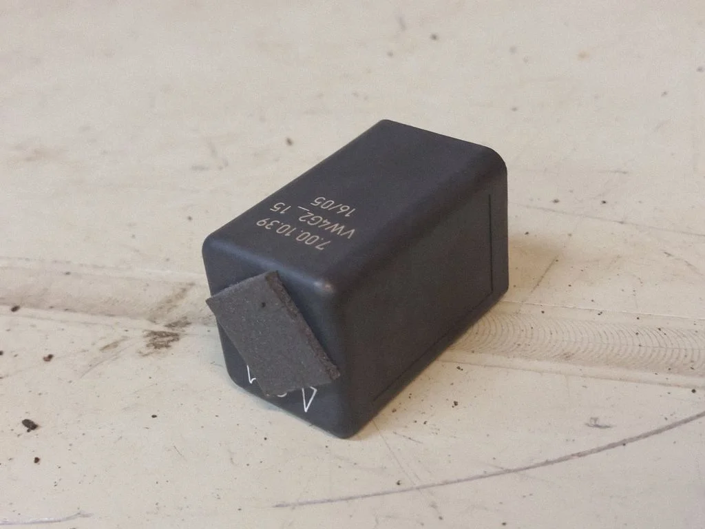 Glow plug pre-heat relay 03G907282