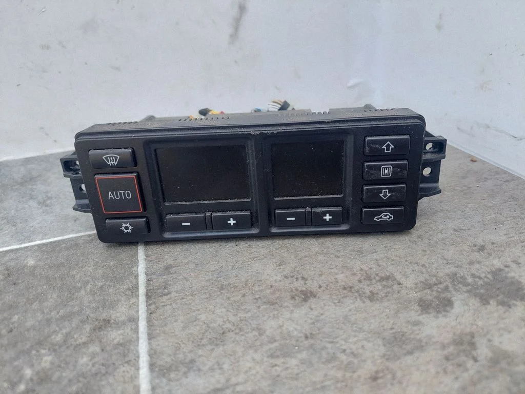 Kliimaseadme/kütte juhtplokk (salongis) – Audi A3 S3 8L (1996-2003)