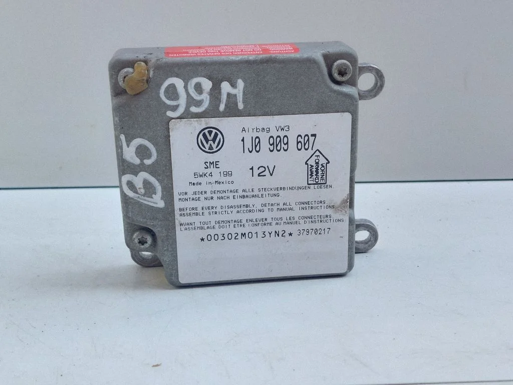 Drošības spilvenu vadības bloks 1J0909607
